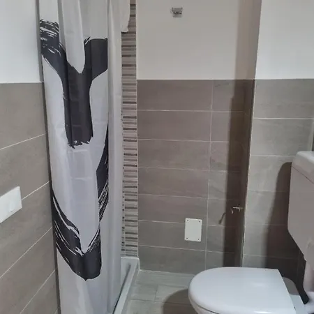 בית הארחה La Tule פופולי